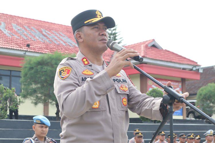 Polres Way Kanan Gelar Upacara Sertijab Kabaglog, Kasipropam, Kasikum, Kapolsek dan Pelantikan Kasatreskrim