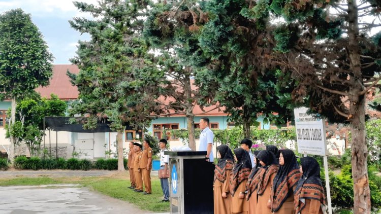 Kasat Resnarkoba Polres Bener Meriah Jadi Pembina Upacara di SMAN 2 Bandar, Sampaikan Sosialisasi Bahaya Narkoba