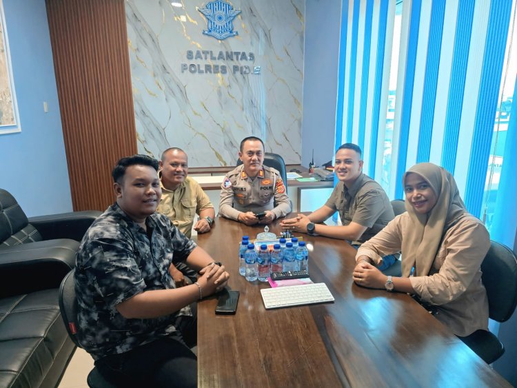 Kasat Lantas Polres Pidie AKP Aiyub Sami Sambut Hangat Kunjungan Silaturahmi Wartawan