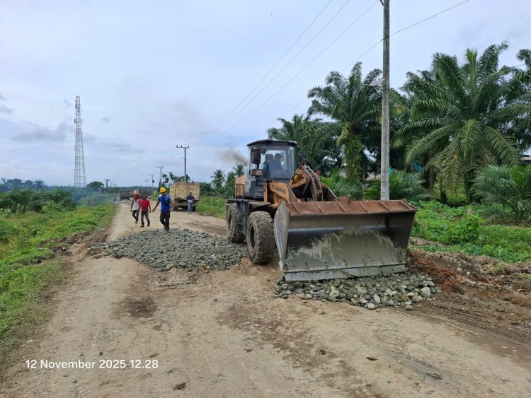 PKS Cot Girek Timbun Jalan Utama yang Rusak, Perusahaan Turunkan Alat Berat