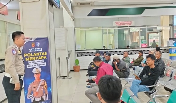 Polantas Menyapa : Program Unggulan Polri yang Humanis dan Edukatif di Cibadak Sukabumi