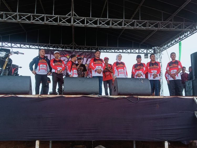 Bupati Ayu Asalasiyah Buka Event Trail Adventure RADJA -5 di Tebing Slumbu Way Kanan