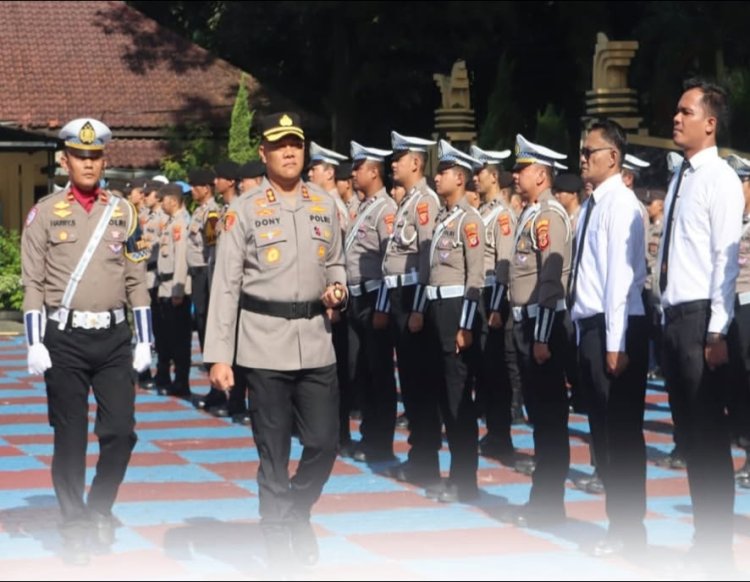 ‎Polres Subang Gelar Apel Pasukan Operasi Zebra Lodaya 2025 : Fokus Keamanan dan Ketertiban Lalu Lintas  ‎ 
