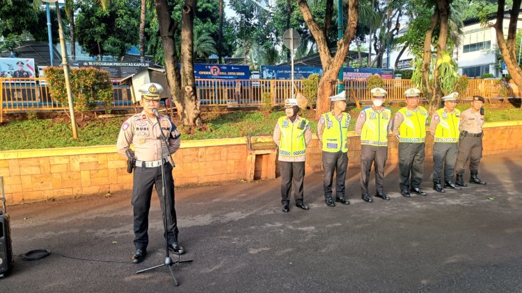 Polda Metro Jaya Gelar Apel Pagi Zebra Jaya 2025, Kedepankan pendekatan edukatif kepada masyarkat