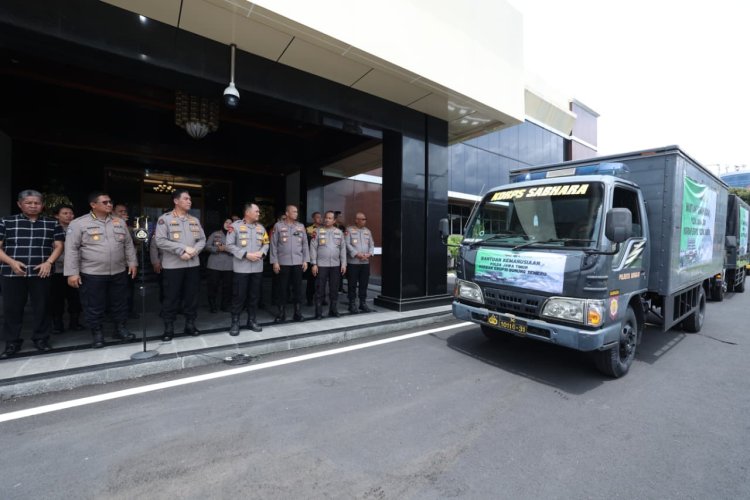 Polda Jatim Berangkatkan Bantuan Kemanusiaan untuk Warga Terdampak Erupsi Semeru