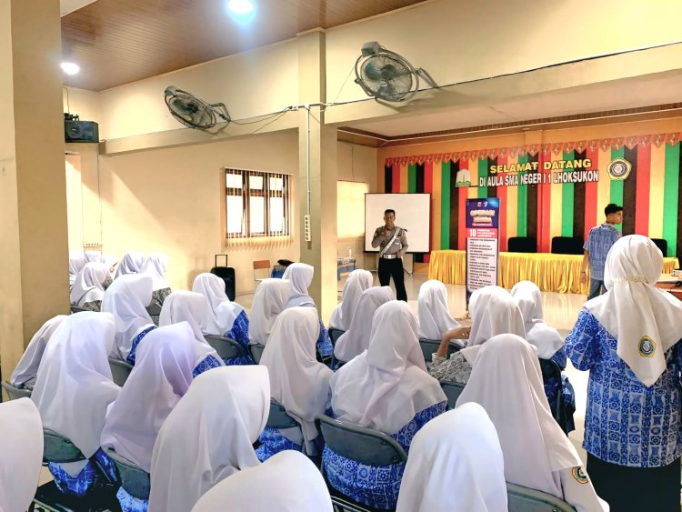 Polantas Menyapa, Satlantas Polres Aceh Utara Edukasi Keselamatan Berkendara di SMAN 1 Lhoksukon