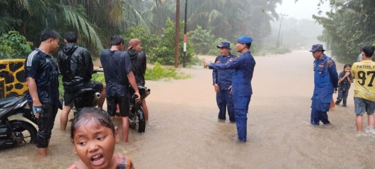 POLRI KERAHKAN 135 PERSONEL UNTUK OPERASI KEMANUSIAAN BENCANA ALAM DI SUMATERA UTARA