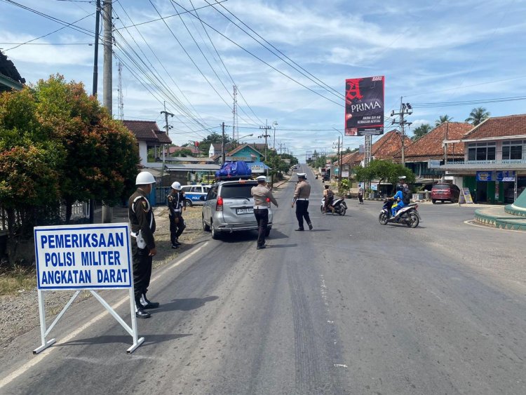 Ops Zebra Krakatau 2025, Polisi Lalulintas Dengan CPM TNI AD Gelar Razia dan Edukasi Pengemudi Kendaraan di Way Kanan