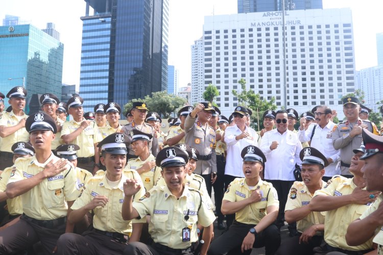 Kapolda Metro Jaya Pimpin Apel Pengamanan Swakarsa Jelang Nataru