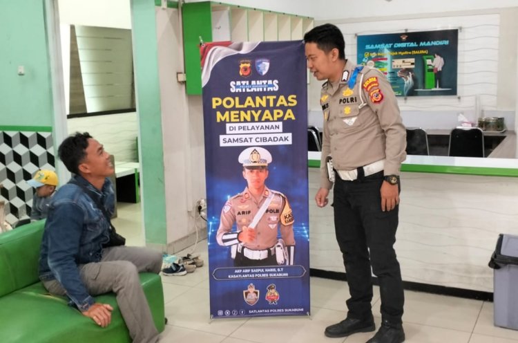 ‎Satlantas Polres Sukabumi Gelar Program “Polantas Menyapa” di Kantor Samsat Cibadak : Meningkatkan Pelayanan Ramah dan Humanis