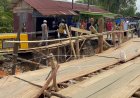 POLDA SUMUT BANGUN JEMBATAN DARURAT DI TAPTENG, PULIHKAN AKSES WARGA DAN JALINSUM