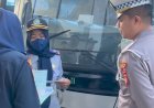 Satlantas Polres Banjar Laksanakan Ramp Check Kendaraan Bus Penumpang Massal dalam Rangka Cipkon Operasi Lilin Lodaya 2025