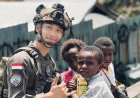 Personel Satgas Ops Damai Cartenz Sektor Intan Jaya Laksanakan Pengobatan dan Bagikan Susu untuk Anak-Anak Papua
