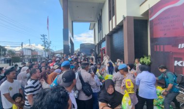 Polres Aceh Tengah Bersama Bulog Salurkan Beras SPHP untuk Warga Terdampak Bencana Alam