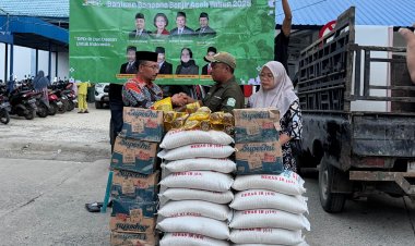 Haji Uma Salurkan Bantuan DPD RI Peduli Banjir kepada Warga Kuala Simpang