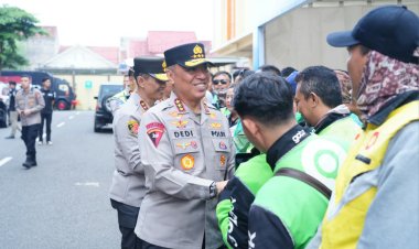 Polri Perkuat Kemitraan dengan Ojek Online: Polda Lampung Gelar Bakti Sosial dan kesehatan pada Apel Ojol Kamtibmas Nasional 2025