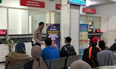 "Polantas Menyapa": Satlantas Polres Sukabumi dan Samsat Cibadak Edukasi Masyarakat Tentang Perpanjangan Pajak
