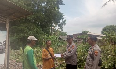 Peduli Sesama, Kapolres Salurkan Bantuan Kepada Korban Angin Puting Beliung di Negara Batin