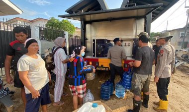 Air Bersih Didistribusikan, Polda Sumut Bantu Pulihkan Kondisi Masyarakat Tapteng