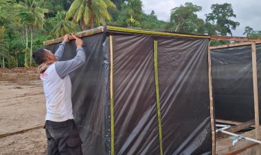 Brimob Polda Sumut Bangun MCK dan Tandon Air Bersih untuk Korban Banjir Bandang di Batang Toru