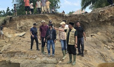 Tanggul Arakundo Jebol, Haji Uma dan Wabup Aceh Timur Tinjau Korban Banjir dan Desak Perbaikan Mendesak