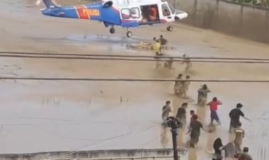 Meski Dengan Risiko Pendaratan, Helikopter Poludara Baharkam Polri Berhasil Dropping Logistik Bantuan ke Aceh Tamiang