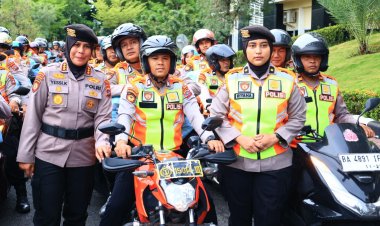 Polda Sumbar Lepas Ratusan Paket Bantuan untuk Lima Titik Bencana di Kota Padang