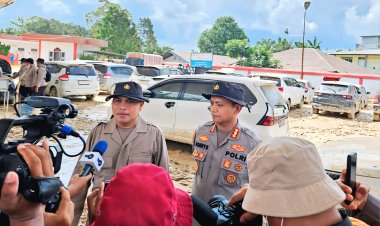 Kapolres Aceh Tamiang Cek Mobil Terdampak Banjir, Bantah Isu Mayat di Dalam Kendaraan
