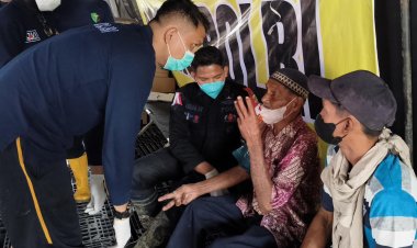 Nakes Polri Berikan Layanan Kesehatan Gratis bagi Korban Banjir di Aceh Tamiang