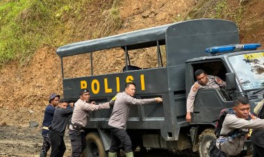 Menembus Medan Lumpur, Tim Trail Seulanga Polres Pidie Antar Bantuan ke Wilayah Terisolir Aceh Tengah