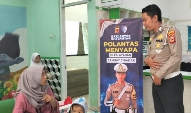 ‎Satlantas Polres Sukabumi Gelar "Polantas Menyapa" di Samsat Cibadak, Tumbuhkan Hubungan dengan Masyarakat