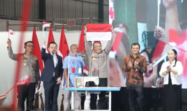 Wakapolri Bagikan Sembako ke Ribuan Buruh, Wujud Kepedulian Polri di Sektor Industri Dalam Negeri