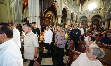 Tinjau 2 Gereja, Kapolri Pastikan Pengamanan dan Pelayanan Misa Malam Natal