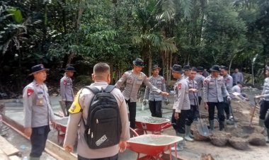 Polri Bersama Pemda Bangun Hunian Sementara bagi Pengungsi di Pesisir Selatan