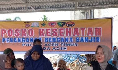 Kapolres Aceh Timur Tinjau Pengobatan Gratis dan Trauma Healing bagi Korban Banjir di Julok