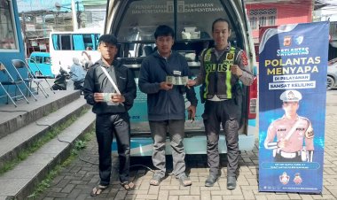 Pelayanan Prima dengan Prinsip 5S, Samsat Cibadak Sukabumi Terapkan Program “Polantas Menyapa