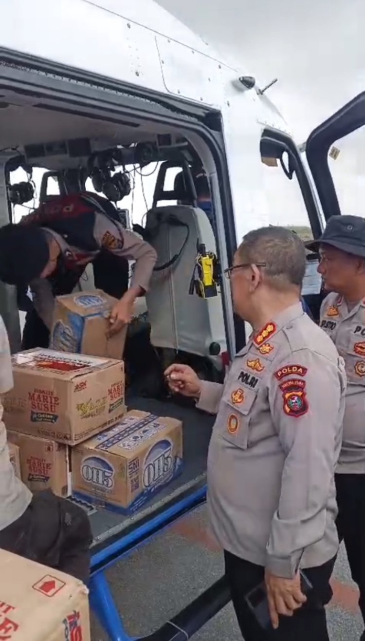 SIARAN PERS POLRI    Akses Darat Terputus, Polri Airdrop Bantuan ke Wilayah Terisolasi dengan Operasi Udara Jangkau Sumut, Sumbar & Aceh