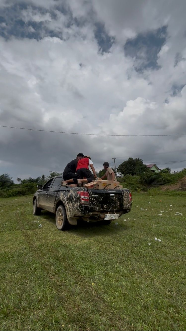 Astamaops Kapolri Tinjau dan Serahkan Bantuan untuk Korban Bencana di Aceh Tamiang