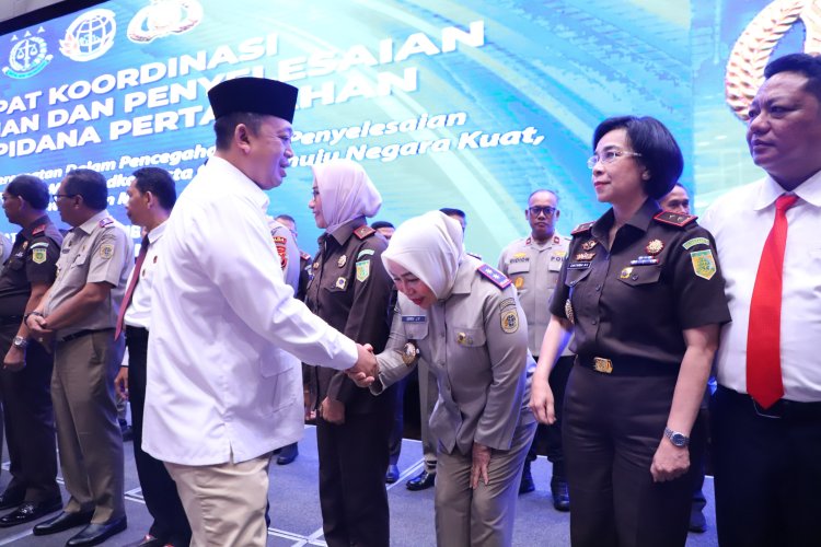 Sinergi Berantas Mafia Tanah, Kakanwil BPN DKI Jakarta Terima Penghargaan Pin Emas