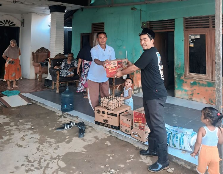 Pj Geuchik Gampong Kapa Salurkan Bantuan Sembako Kepada Warga Korban Banjir