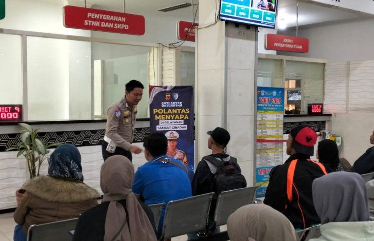 "Polantas Menyapa": Satlantas Polres Sukabumi dan Samsat Cibadak Edukasi Masyarakat Tentang Perpanjangan Pajak