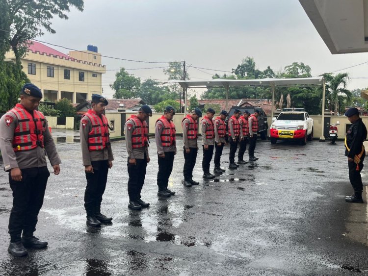 Brimob Batalyon C Pelopor Tingkatkan Kesiapsiagaan SAR di Ciputat Usai Diguyur Hujan Deras