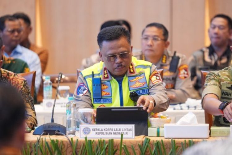 ‎Kakorlantas Polri Hadiri Rapat Persiapan Nataru 2025/2026, Menyikapi Lonjakan Mobilitas dan Cuaca Ekstrem