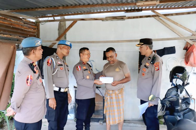 Kapolres Aceh Tengah Berikan Tali Asih kepada Personel Polri dan ASN Terdampak Bencana Alam