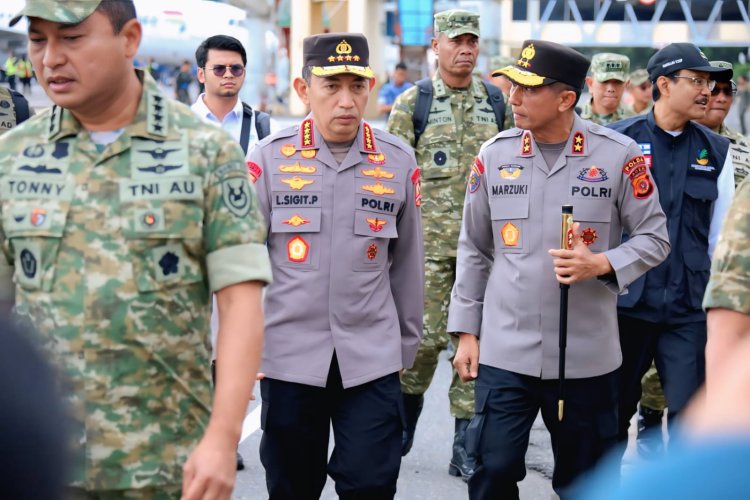 Presiden dan Kapolri Tiba di Aceh: Tinjau Lokasi Banjir dan Pemasangan Jembatan Bailey di Bireuen
