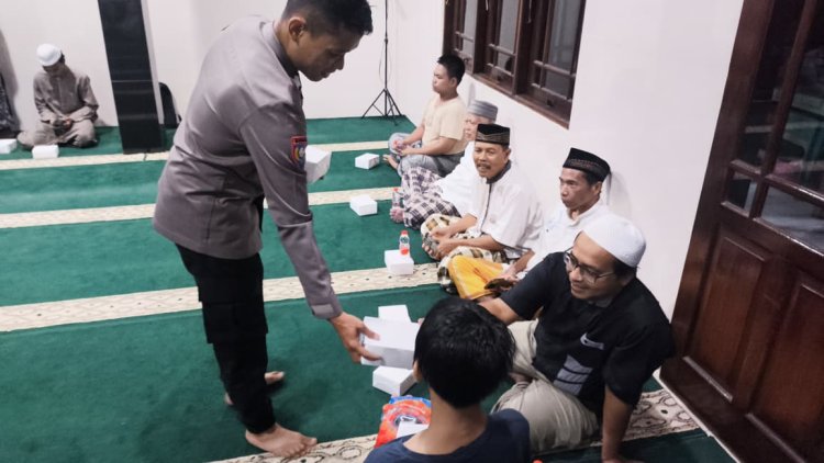 Polda Metro Jaya Gelar Satu Jam Mengaji Bersama Polisi di Masjid Al-Mizan