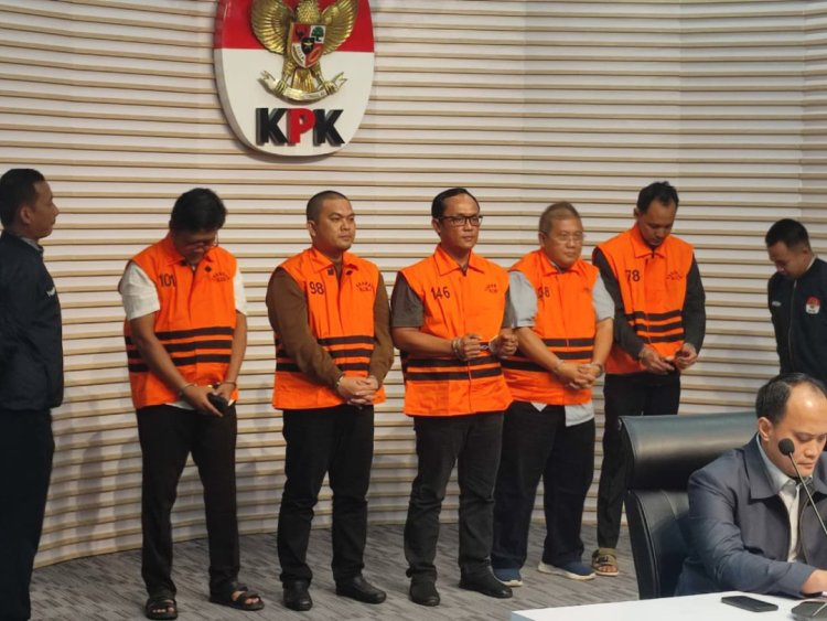 KPK Tetapkan Bupati Lampung Tengah dan Adiknya sebagai Tersangka Suap