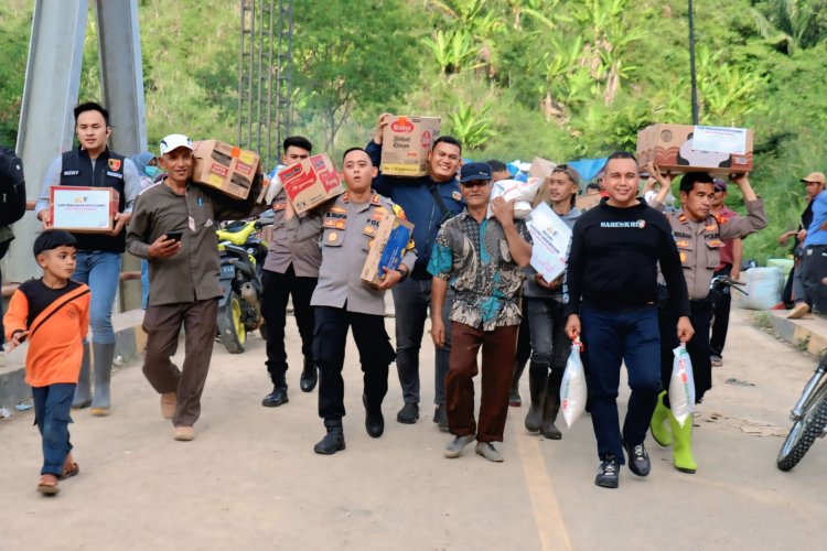 Bantuan Kemanusiaan Kabaharkam Polri Jangkau Warga Terdampak Bencana di Mekar Maju Rusip Antara