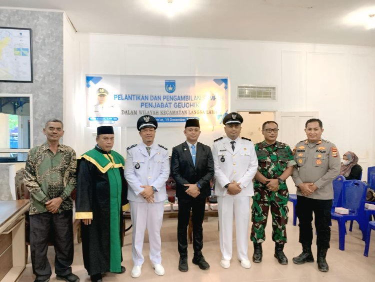 Camat Langsa Lama Lantik Pj Geuchik Baroh Langsa Lama dan Gampong Asam Peutik