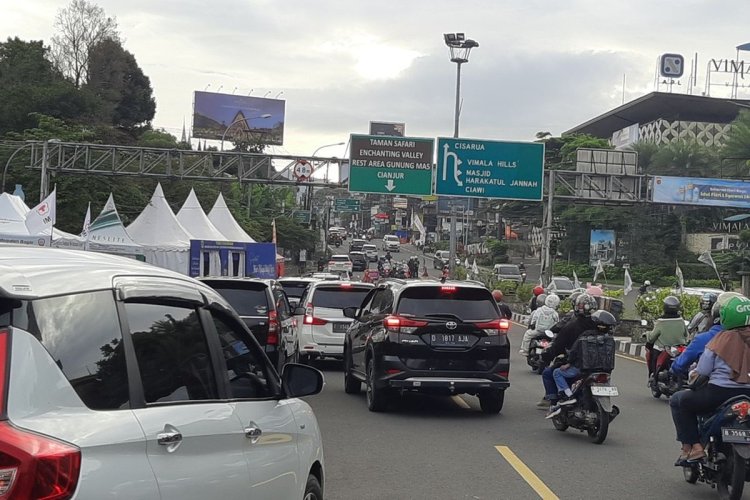 ‎Polisi Terapkan Rekayasa Lalu Lintas One Way Jakarta-Puncak Mulai Sabtu Pagi, Antisipasi Lonjakan Wisatawan Nataru